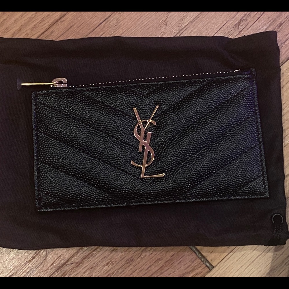 Cassandre Saint Laurent Matelassé zipped card case in Grain De Poudre Black